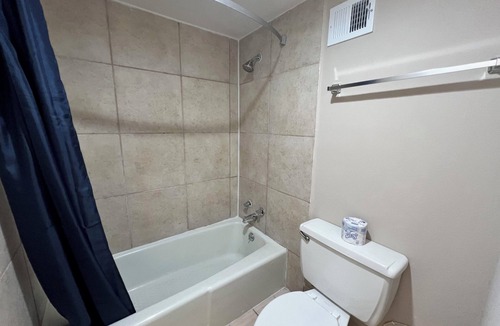 Lafayette Hotel | Charming King Studio Suite in Lafayette with High-Speed WiFi & More!