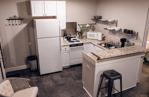 Greencastle Apartment | Charming studio in wonderful Greencastle right by DePauw Campus