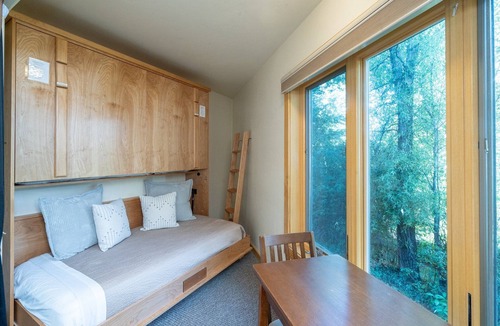Telluride Condo | Charming Studio Steps from River | hot tub/pool area