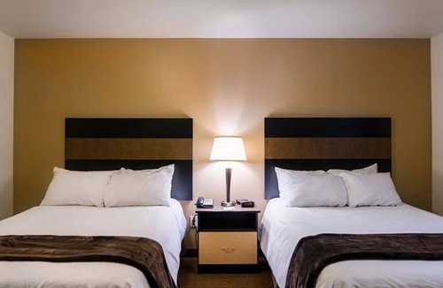 Dickinson Hotel | Charming Unit w/2 Full Beds, Stovetop & Fridge Near Dickinson Museum Center