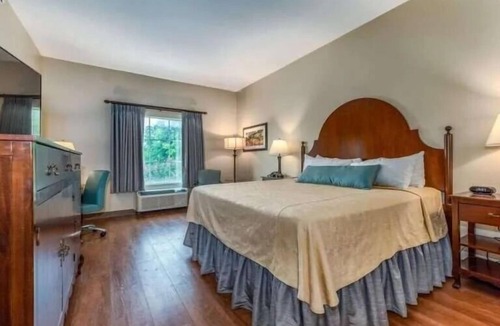 Downtown Historic Hotel | Chateau Saint Denis Hotel
