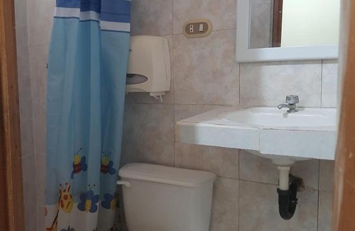 Flores House | Cheapy Hostel Flores