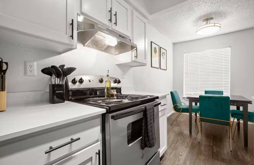Zilker House | Chic & Cozy Zilker Park 2BR Walkable & Stylish