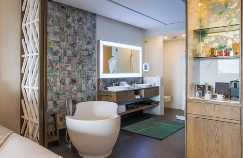 Puerto Juarez Hotel | Chic hotel suite with AC, WiFi in beautiful, adventurous Cancun!