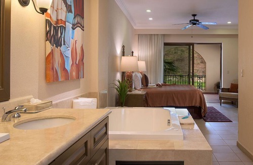 Loreto Hotel | Chic hotel suites with 2 bedrooms and WiFi, AC in fabulous La Danzante