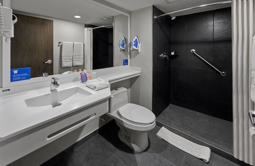 Lomas de Santa Fe Hotel | City Express Plus by Marriott Ciudad de México Santa Fe