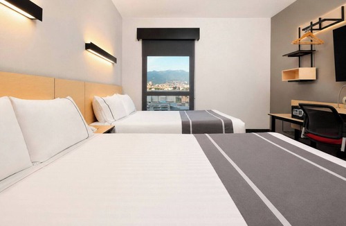 Monterrey Hotel | City Express Plus by Marriott Monterrey Nuevo Sur