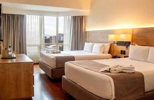 Zona 10 Hotel | Clarion Suites Guatemala City