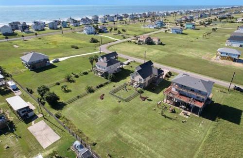 Indian Beach House | Classy Home with Backyard Oasis Hot Tub and 2 Shaded Decks
