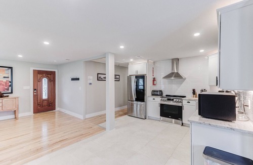 Central Arlington House | "Clean! CLEAN! ! Comfy! ! COMFORTABLE! ! BEST PLACE EVER!" FIVE STARS!