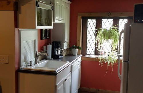Westwood Apartment | Clean, safe & Quiet