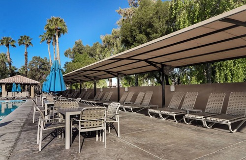 Palm Desert Apartment | COACHELLA Marriott's Desert Springs Villas Kitchenette, access to resort