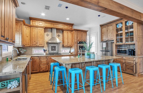 Sand Point House | Coastal Distancing | Pool, Boardwalk to Beach!