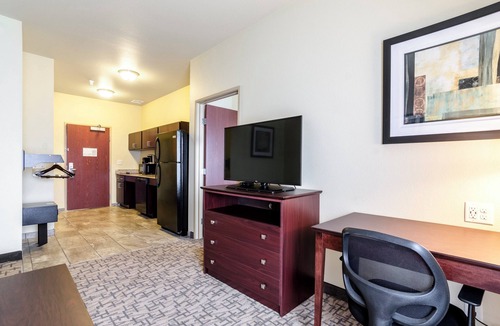 McCook Hotel | Cobblestone Hotel & Suites - McCook