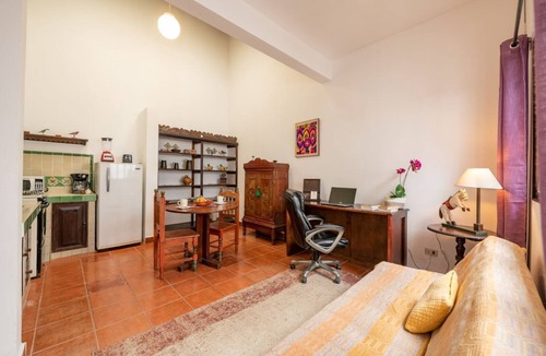 Antigua Guatemala Apartment | Colonial apartment with kitchen in Central Antigua