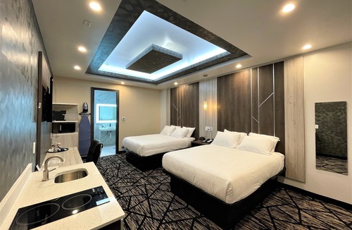 South Houston Hotel | Comfeeni Inn and Suites