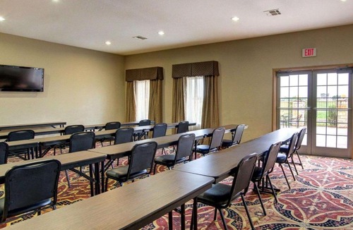 Alvarado Hotel | Comfort Inn & Suites Alvarado