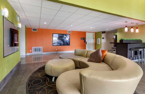 South Arlington Hotel | Comfort Inn & Suites Mansfield