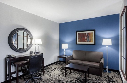 Greenville Hotel | Comfort Suites Greenville