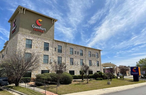 West San Antonio Hotel | Comfort Suites San Antonio SeaWorld - Lackland AFB