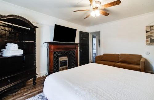 Freetown - Port Rico House | Comfortable 3BR Home Near Downtown