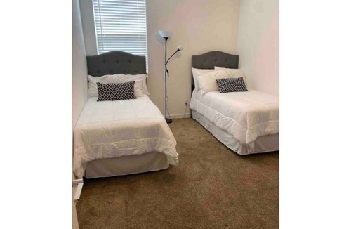 Sunset Farms House | Comfortable, Clean, Spacious 4 bedroom with Pool