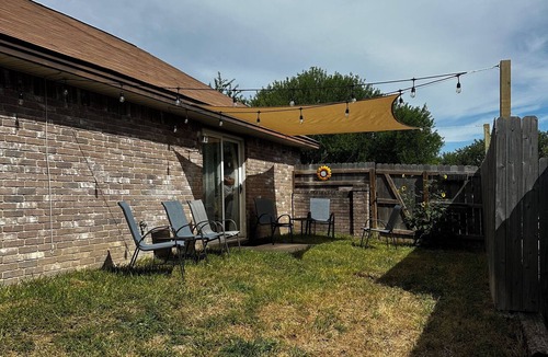Cibolo House | COMFORTABLE home and large private yard in welcoming Schertz right off 35