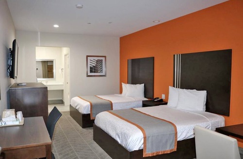 Humble Hotel | Comfortable Stay Ideal For Family | Right off Highway 1960
