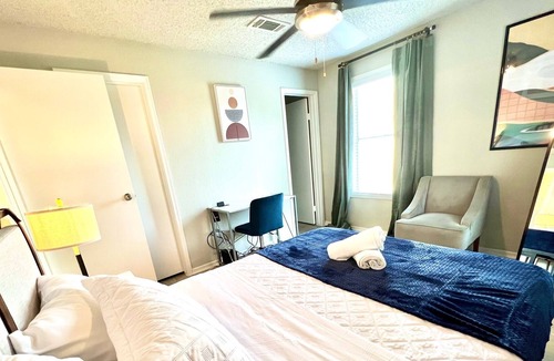 Milwood Apartment | Comfy Apartment by the Domain w/ Fast Wifi