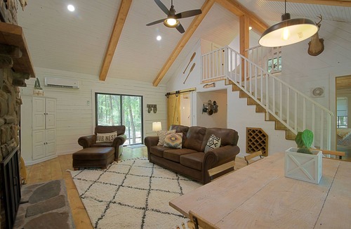 Coleman Cabin | Completely restored cabin on the banks of the Blue River!