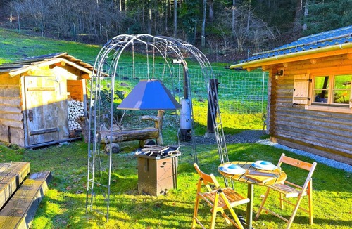 Sigriswil Cabin | Concierge, Idyllic farm cabin by SwissHut