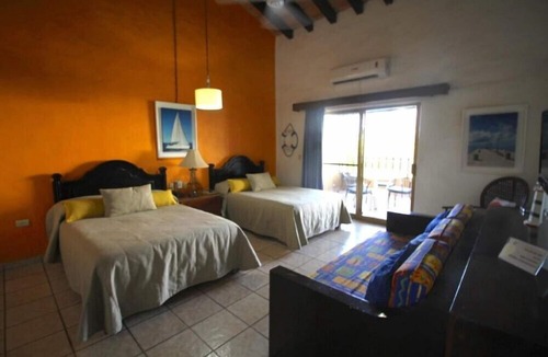 South Hotel Zone Hotel | Contemporary Studio with Garden and Outdoor Swimming Pool