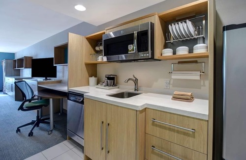 University Hotel | Contemporary Suite w/Full Fridge & Outdoor Spaces