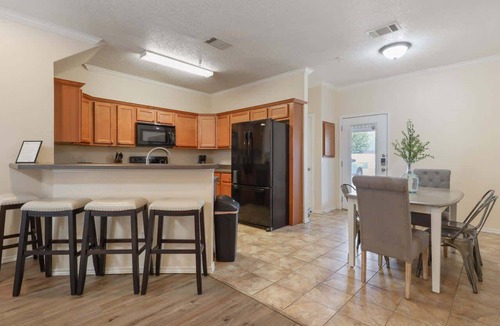 North Overton Condo | Convenient Condo - 2BR 2 BA - Walk to Tech