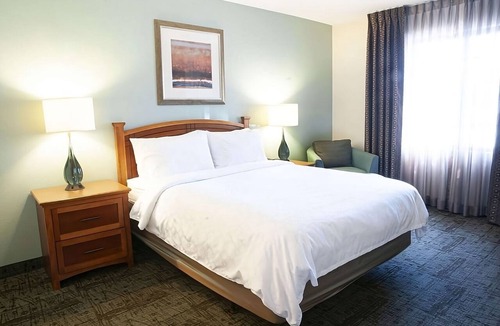 Vance Jackson Hotel | Convenient San Antonio Stay | 2BR Suite | Full Kitchen, Outdoor Pool