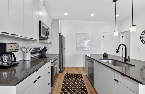 Villa De Paz House | Copper Sky Townhome - Pool & Gym