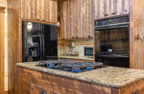 Broken Bow Cabin | Copper Spa -Luxury Cabin w/Steam Spa, Hot Tub - Sleeps 14