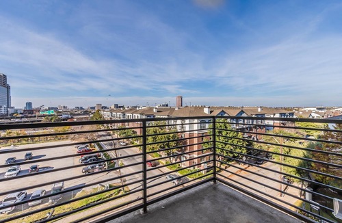 Old East Dallas Apartment | Corporate Apartments Deep Ellum
