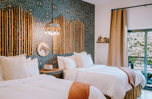 Wimberley Hotel | Corral Suite — 2 Queens, Modern Western | Gaines Ranch on the Square