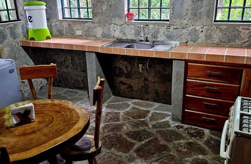 Santiago Atitlan Ski Chalet | Cottage by the Lake- wifi/breakfast/washing machine