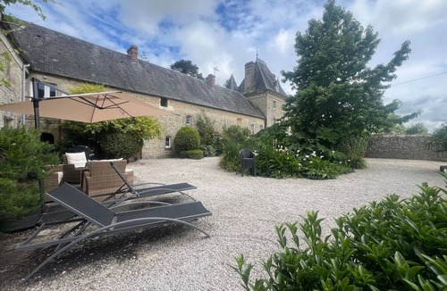 Saint-Come-du-Mont House | Cottage 'Gite 5' with Shared Terrace and Shared Garden