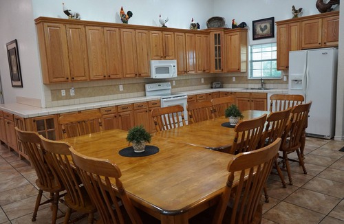 San Antonio House | Country-style Oasis! The perfect family get-away. VIEW OUR VIDEO!