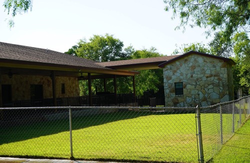 San Antonio House | Country-style Oasis! The perfect family get-away. VIEW OUR VIDEO!