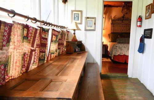 Glen Rose Hotel | Country Woods Inn
