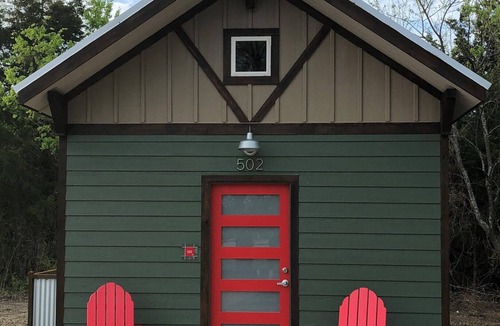 Honey Grove Cabin | Countryside Tiny Cabin 1 ADA