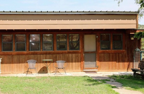 Water Valley House | Couples Get-A-Way ~ Relax, Read A Book, Or Just Sit And Watch The Wildlife.