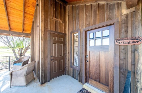 Elm Mott Cabin | Couples Glamping Cabin for a Romantic Escape near Magnolia