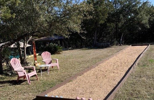 Helotes House | Couples Retreat with hot tub and steam room