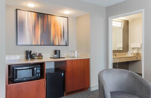 Roseville Hotel | Courtyard by Marriott Roseville Galleria Mall/Creekside Ridge Drive