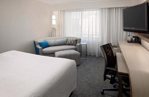 Westchase Hotel | Courtyard Houston Westchase